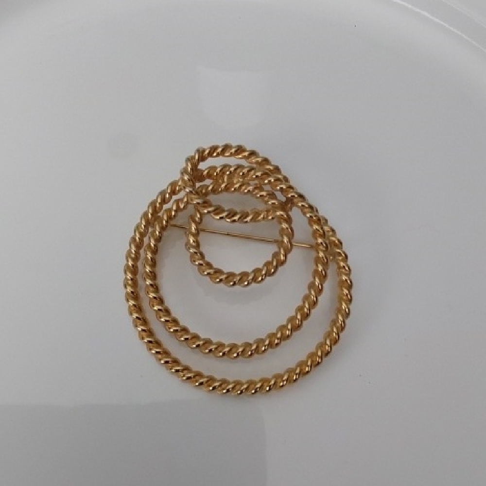 VINTAGE Gold Textured Brooch with Interlocking Circles